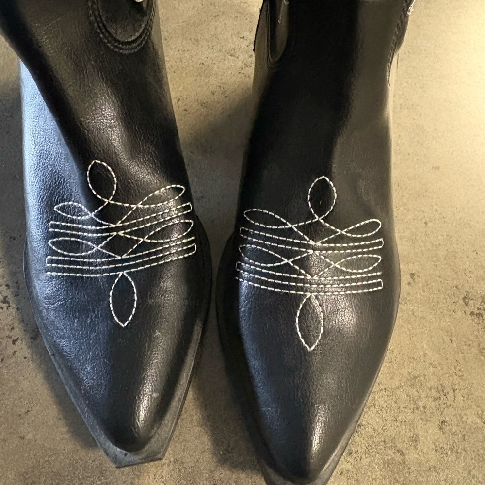 Black Pointed Toe Women’s Heeled Boots with White Decorative Stitching